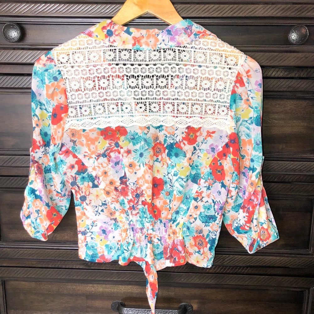 American Rag Floral Button Blouse - Picture 9 of 11